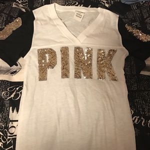 NEVER WORN. VNeck Victoria Secret Pink size S