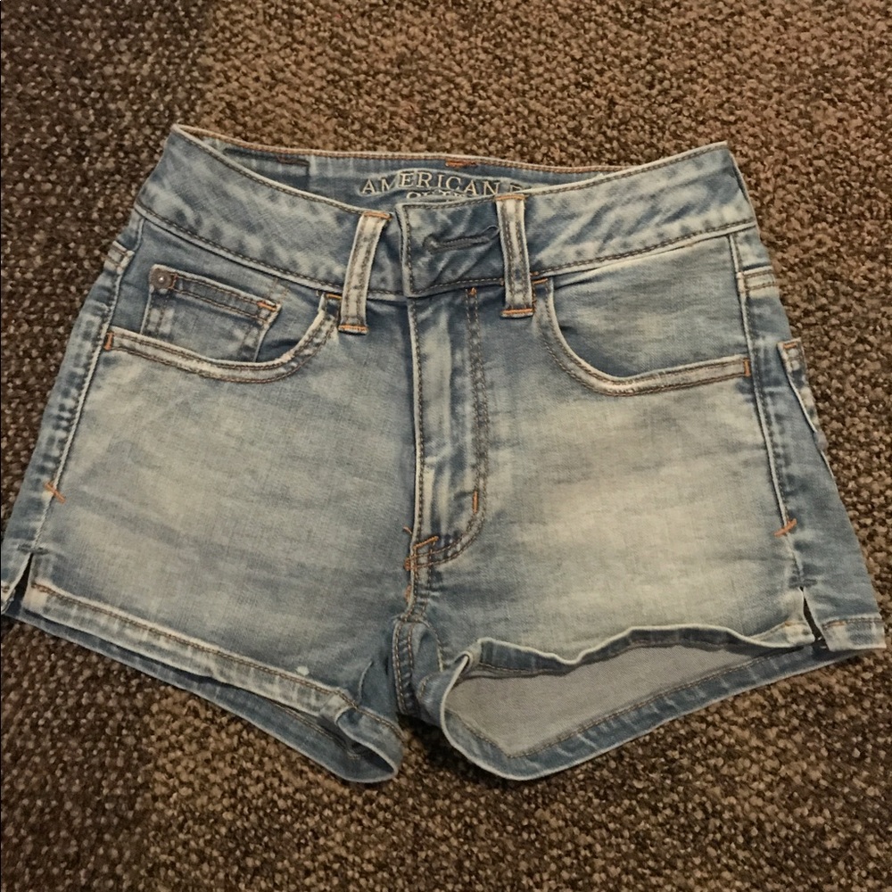 Light wash American Eagle jean shorts