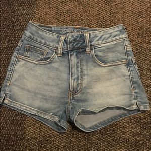 Light wash American Eagle jean shorts