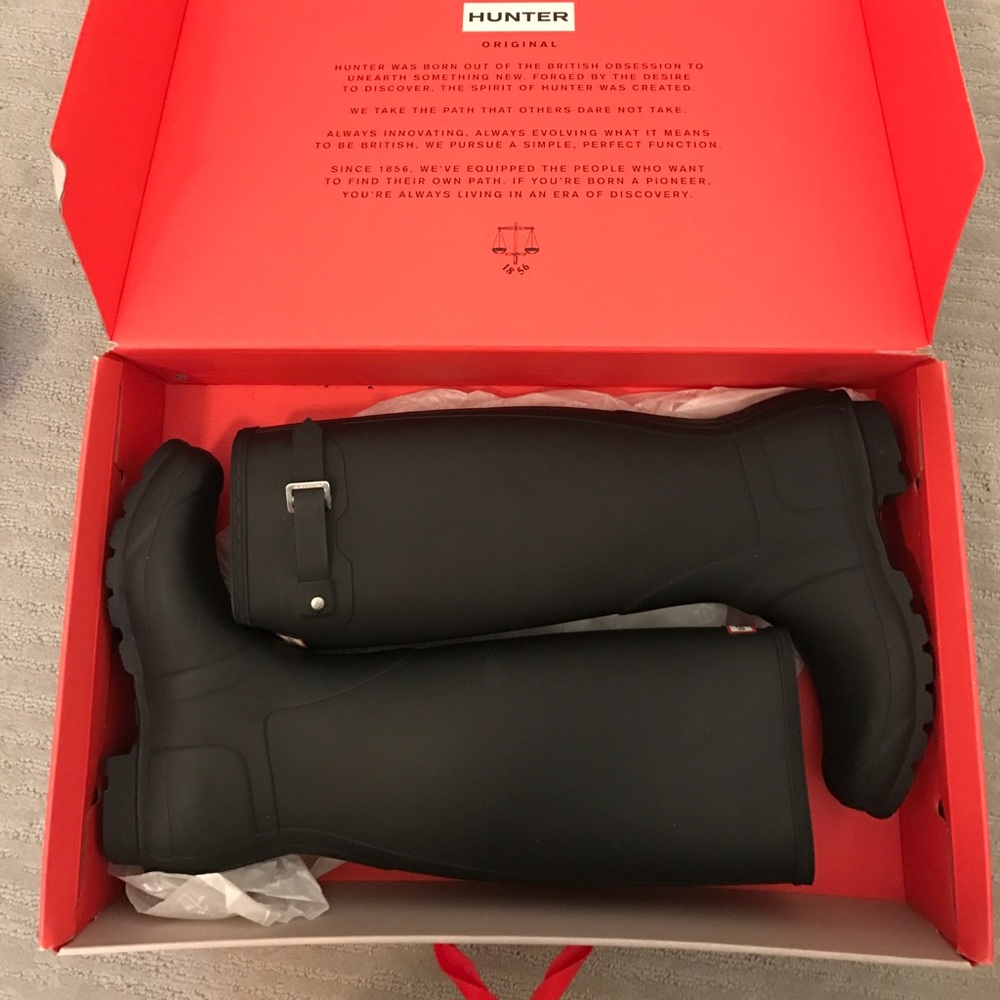 Matte black hunter boots!