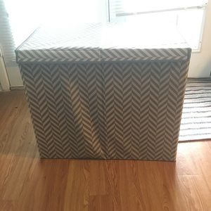 Dual compartment folding hamper