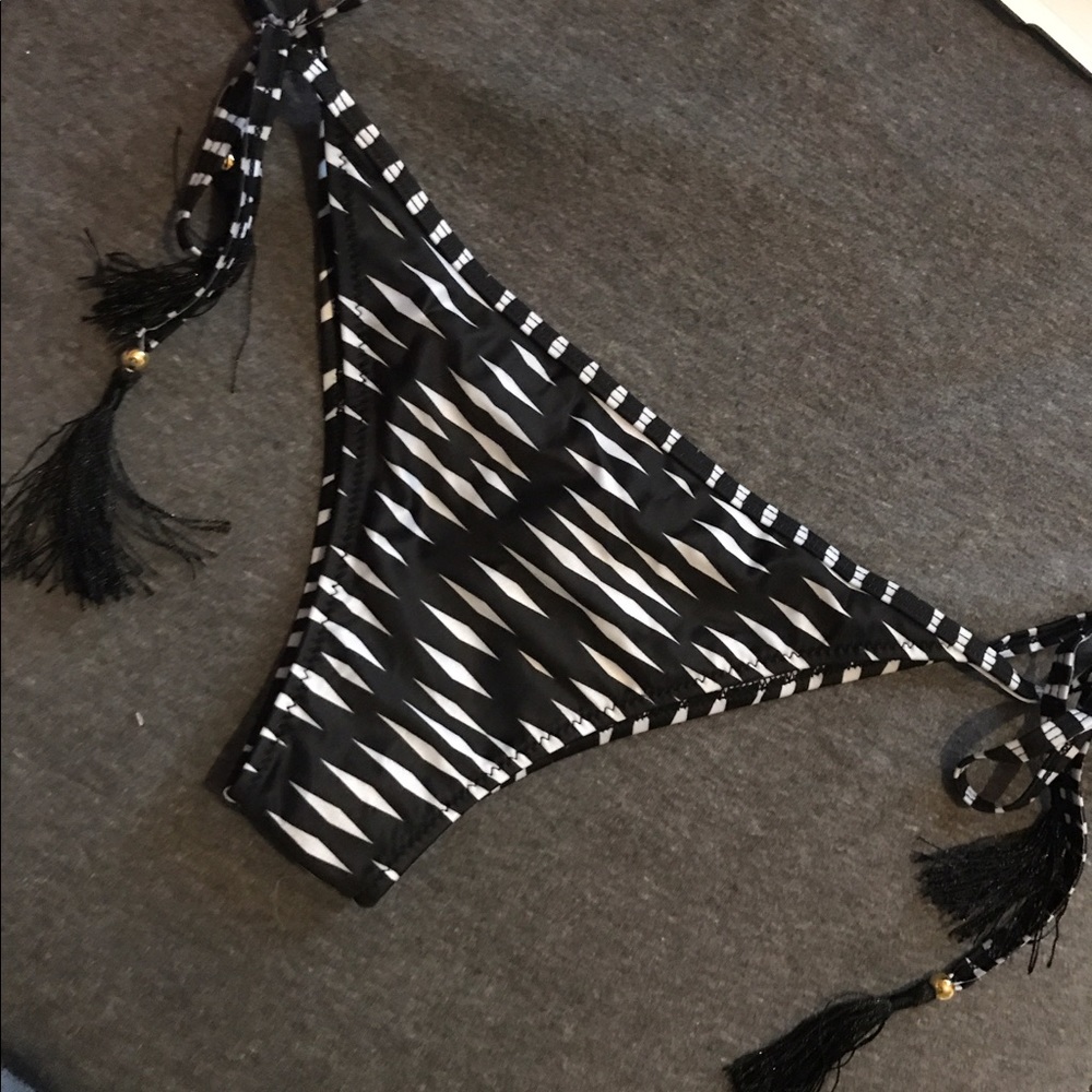 Cheeky bathing suit bottoms