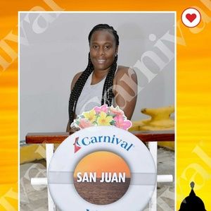 Meet your Posher, Casandra