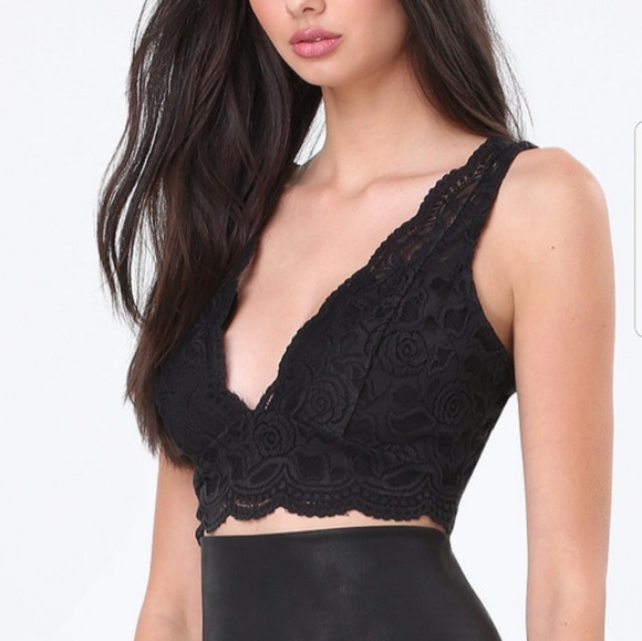 🔥SALE🔥🆕️ bebe Lace Plunge Crop Top 💝 - Picture 1 of 7