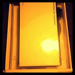 *PORSCHE DESiGN MOBiLE DRiVE*