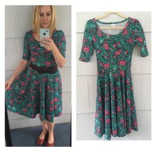 XS LuLaRoe Nicole in EUC