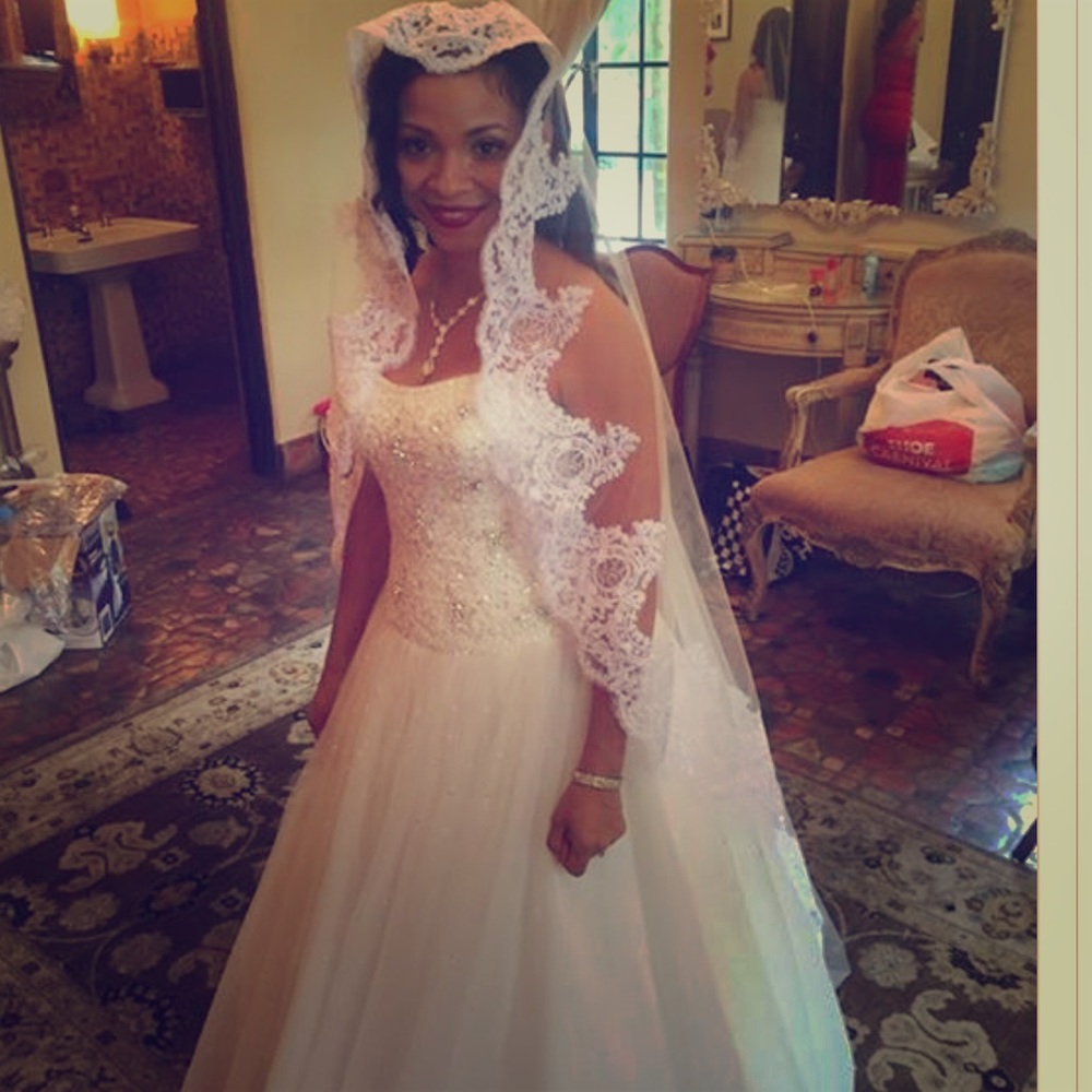 Wedding Dress & Veil