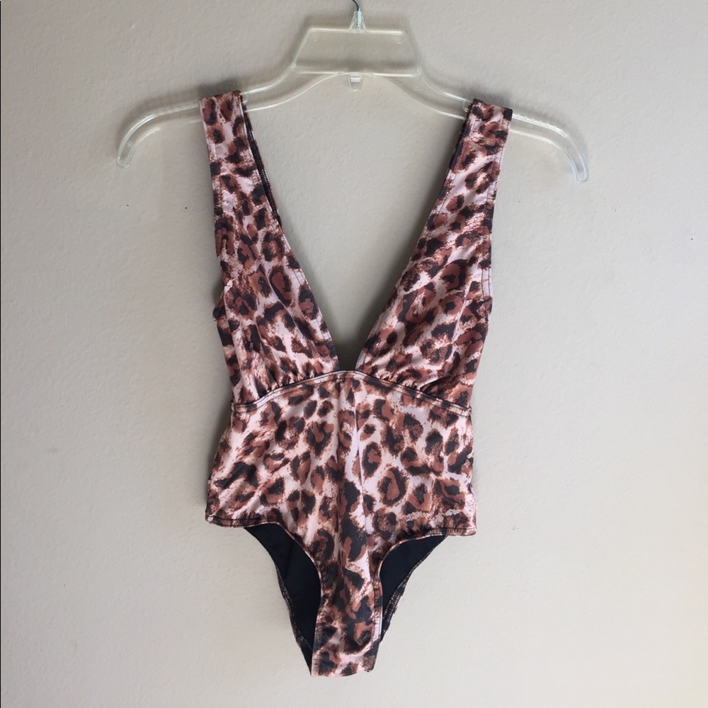 ASOS LEOPARD PLUNGE SWIMSUIT 👙
