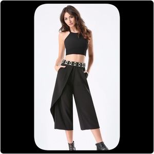 🔥SALE🔥🆕️bebe Halter Crop Top 🌸