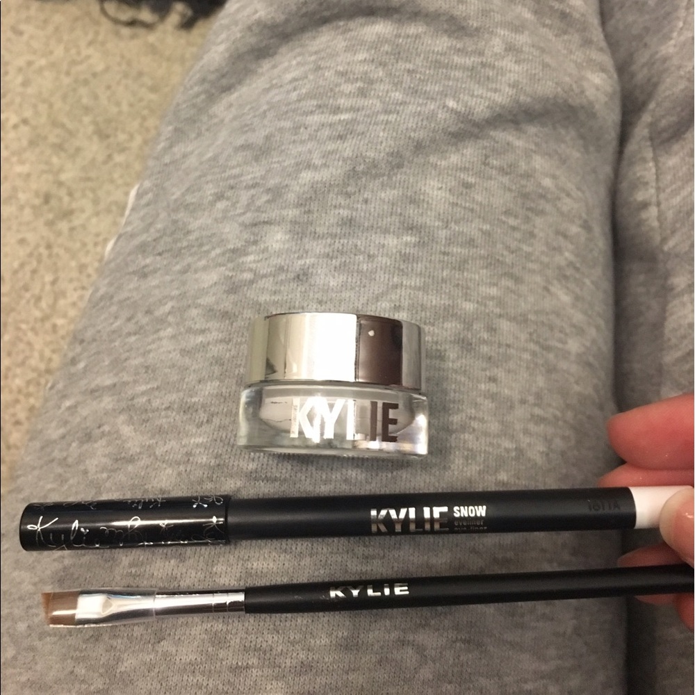 Kyliner kit!!! Snow!