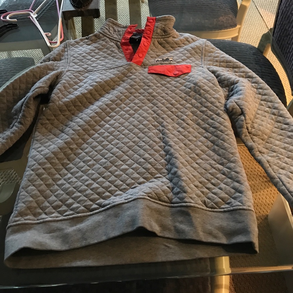Women's Patagonia quilted pullover size small