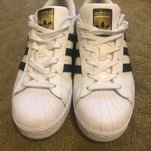 Adidas superstars