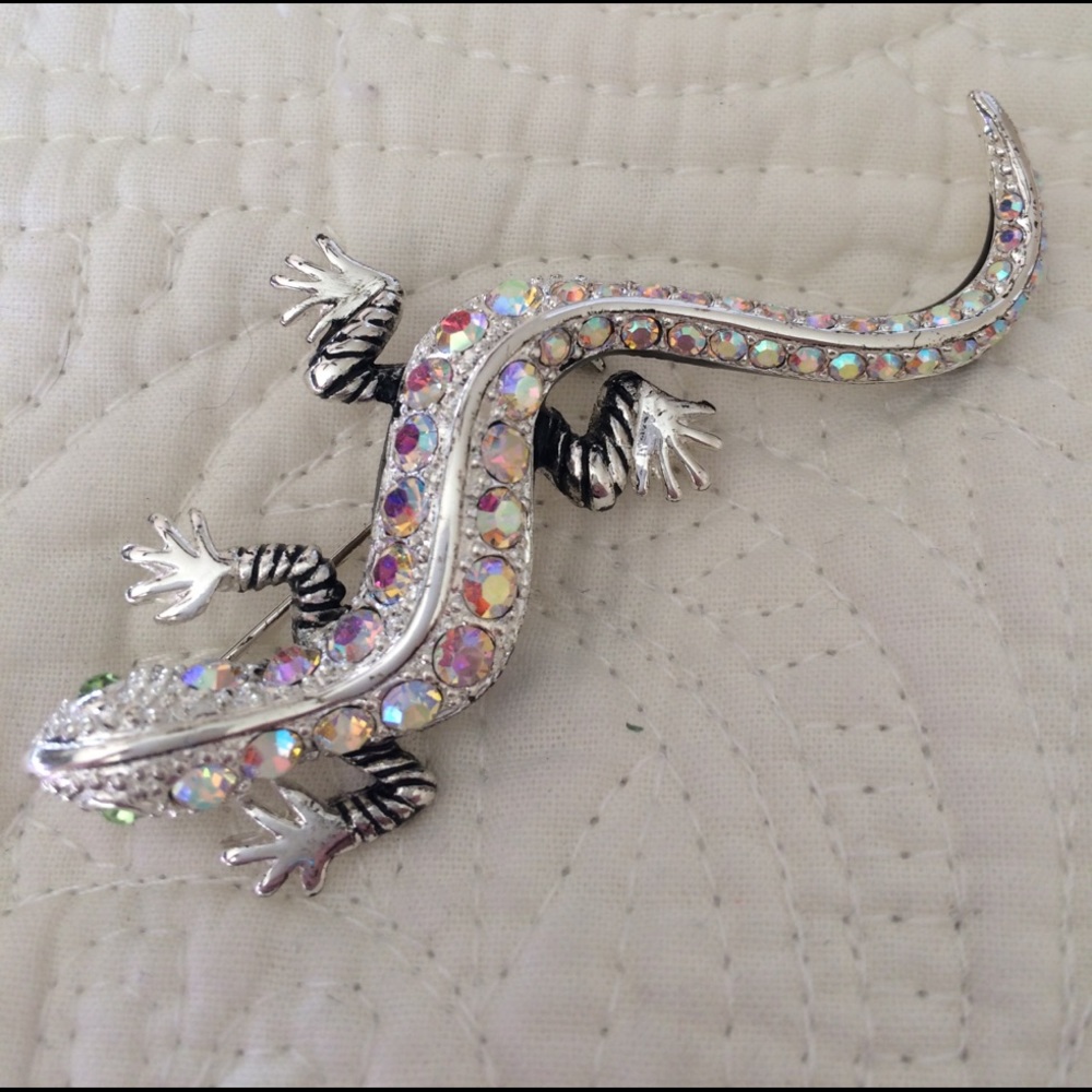Gecko brooch - silver and rhinestone w/ green eyes