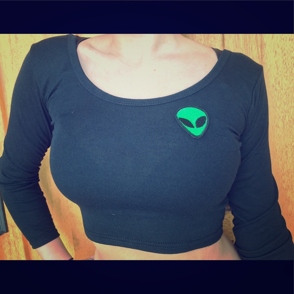 Alien crop top!👽