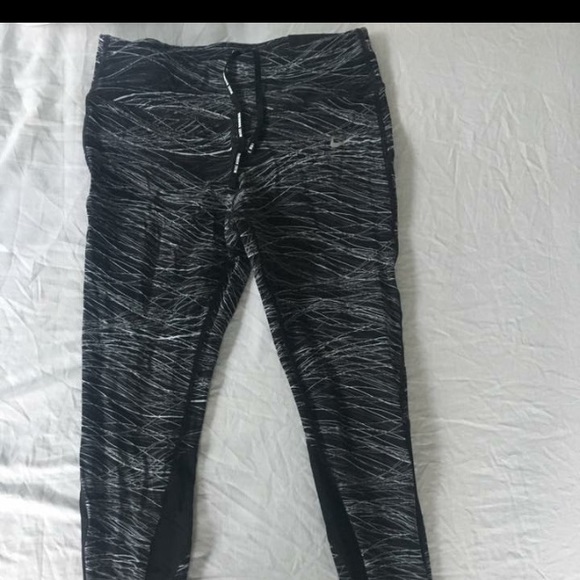 Nike Epic Lux Tight - Picture 4 of 6