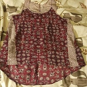 Gorgeous hi lo paisley tank