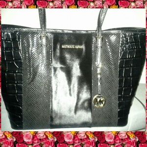 Authentic Michael Kors Bag (SPECIAL PRICE)