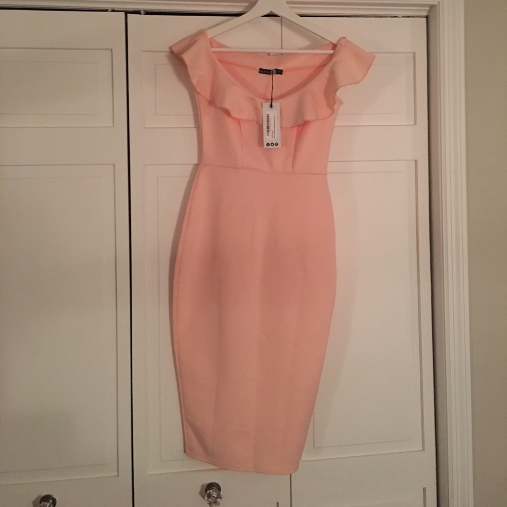 NWT womesn Boohoo dress