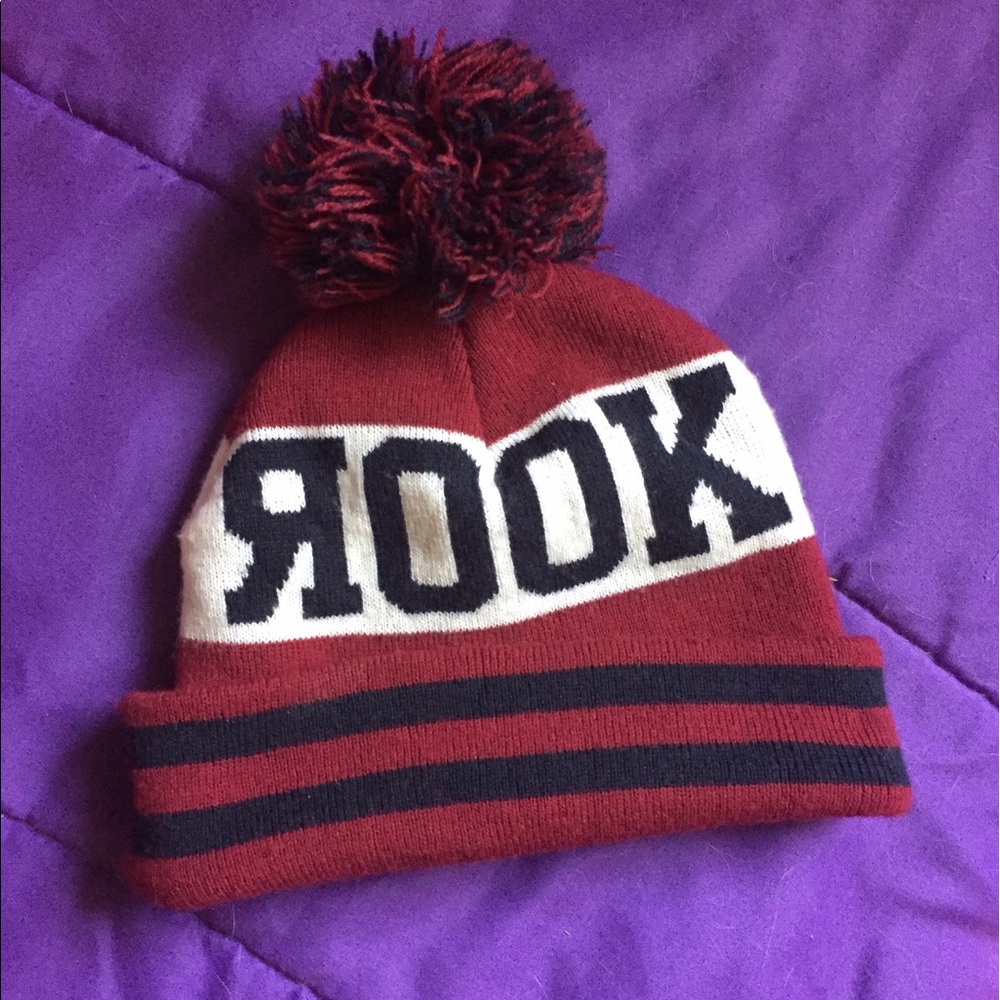 ✨EVERYTHING MUST GO✨ Rook beanie