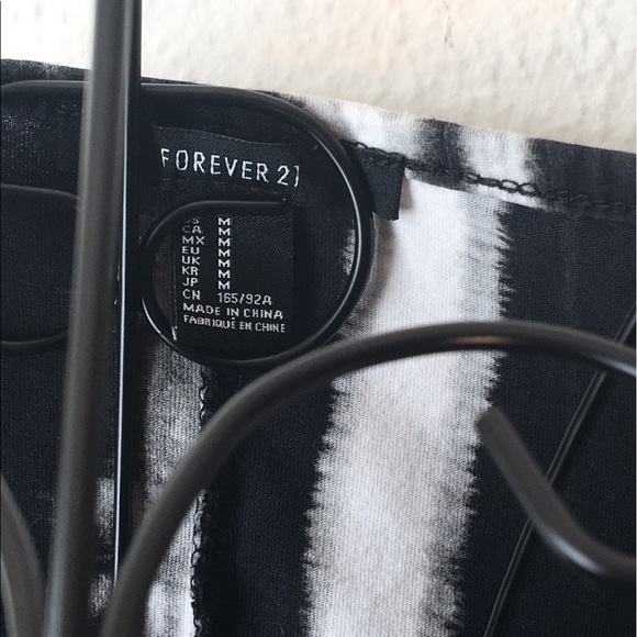 Forever 21 Black White Tie Dye Sleeveless Dress - Picture 3 of 6