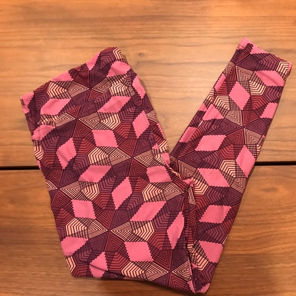 LuLaRoe Pink geometric TC leggings - Picture 2 of 3