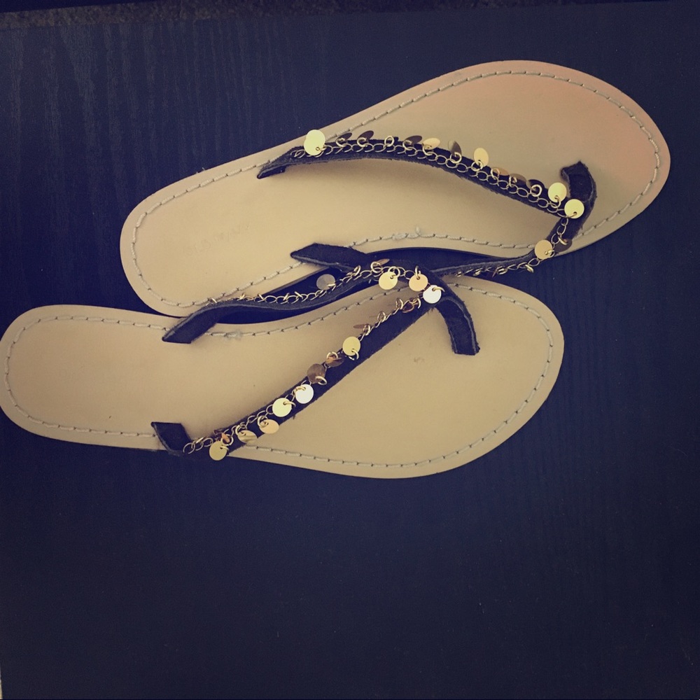NWOT Old Navy tan Flip Flops with gold detail.