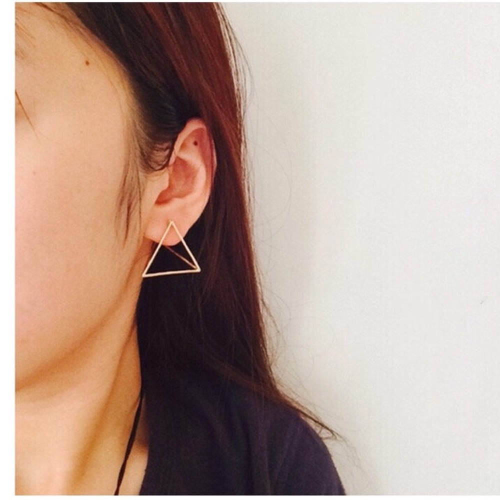 Simple triangle 3D stud earrings (silver /gold)