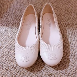 CHANEL flats with dust bag (authentic! )