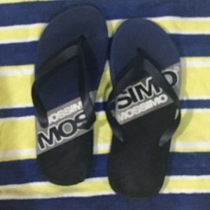 MOSSIMO Beach Flip Flops - Size 11