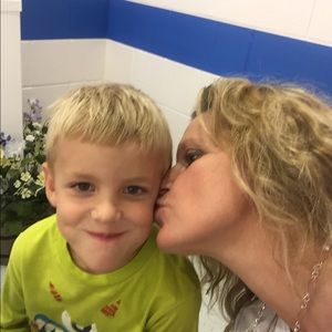 Meet your Posher, Elizabeth