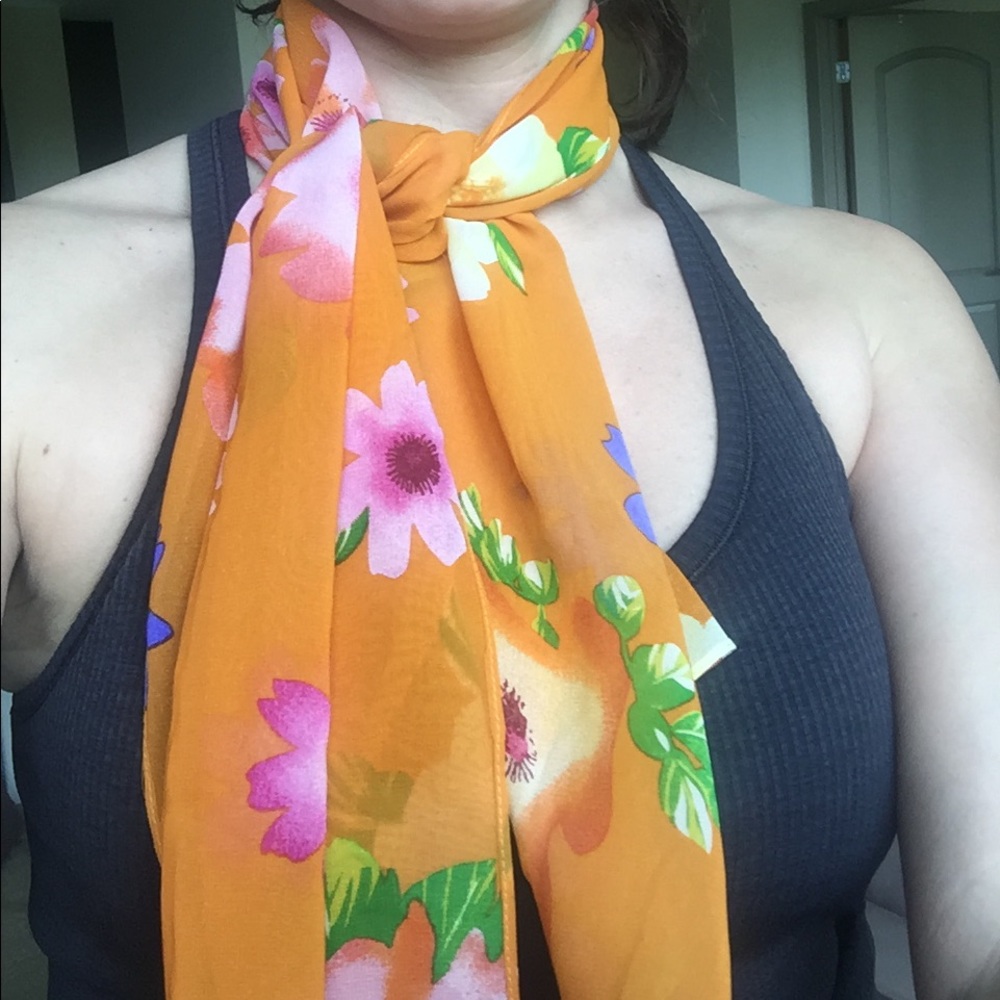 Flower scarf 🌺