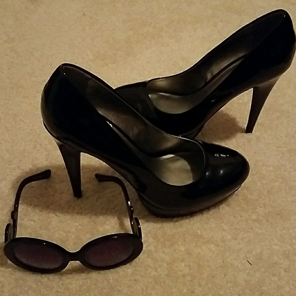 G by Guess Pumps