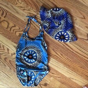 GAP matching bathing suit and sun hat