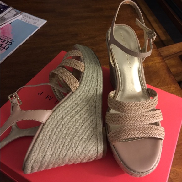 Sandals - Picture 2 of 4