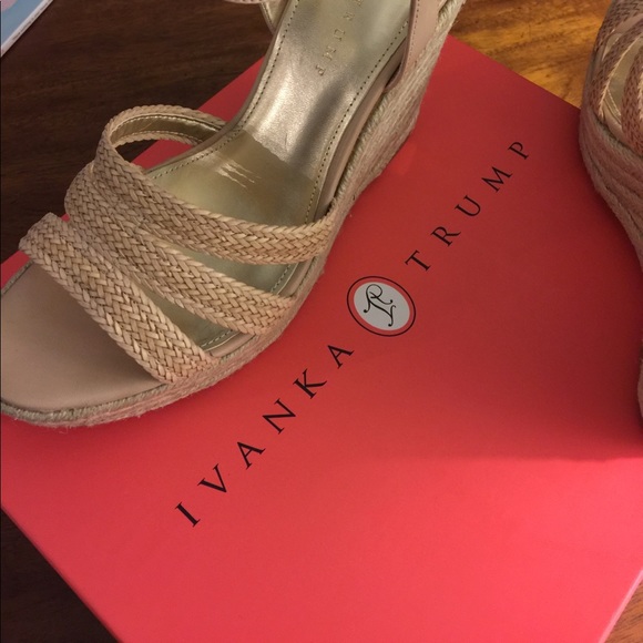 Sandals - Picture 4 of 4