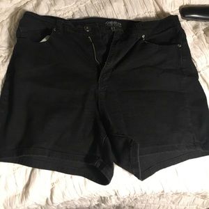 Black Jean shorts forever 21