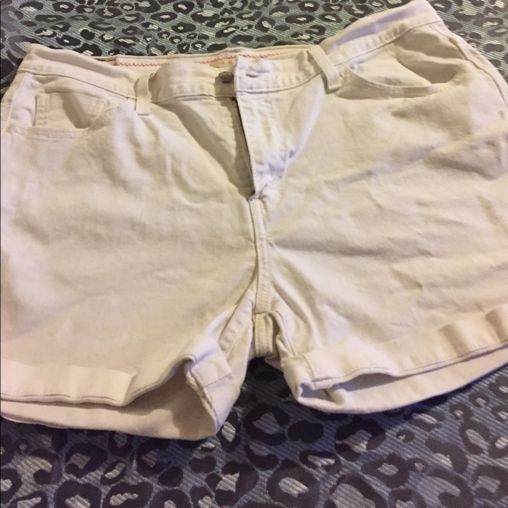 Levi Jean shorts, front back pockets, cuffed 1.
