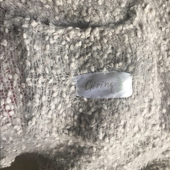 Comfy cozy Shawl - Picture 4 of 4