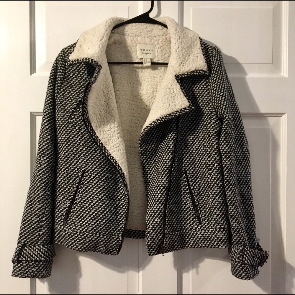 Fleece lined coat with tweed-like pattern