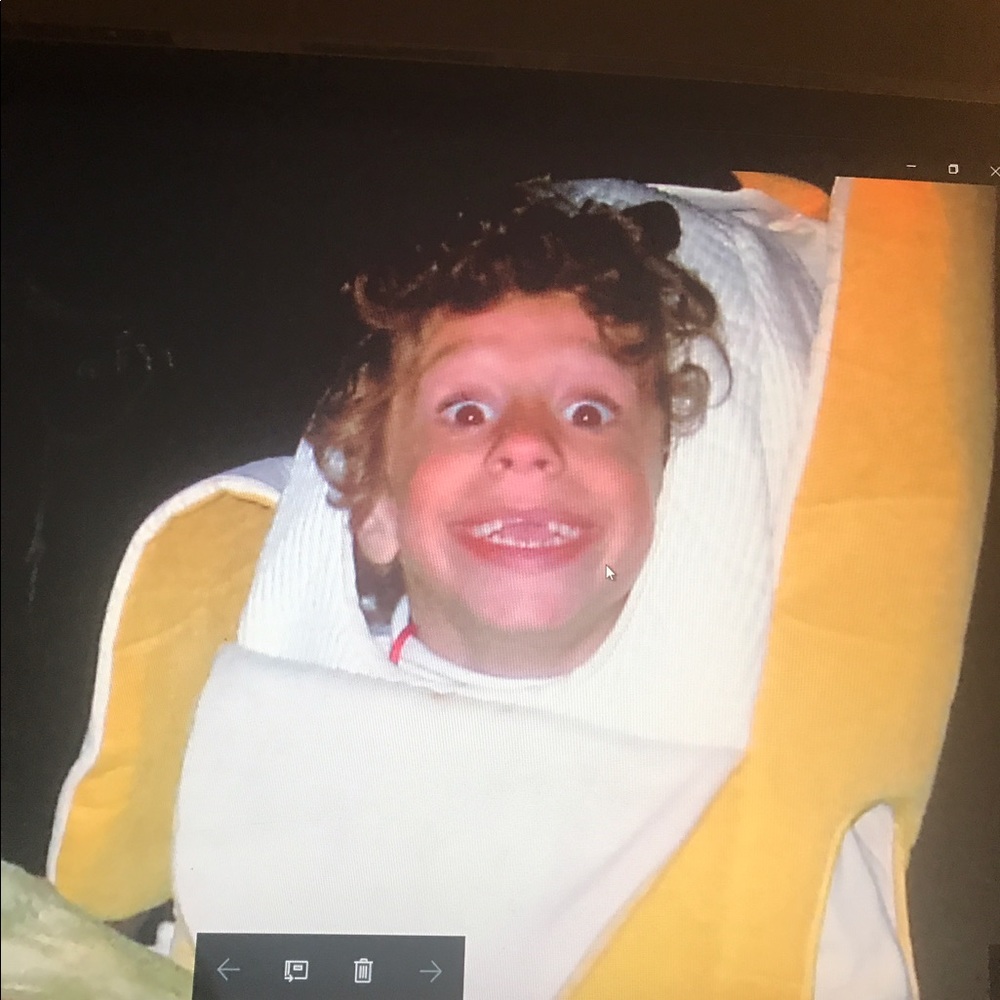 Meet your Posher, Max