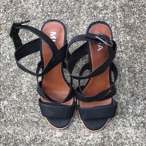 Mia Strapped Wooden Heeled Sandal.