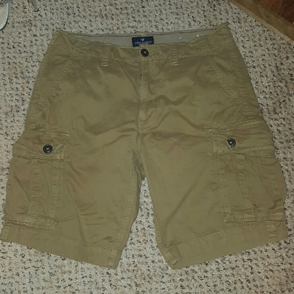 Sale***AE cargo shorts