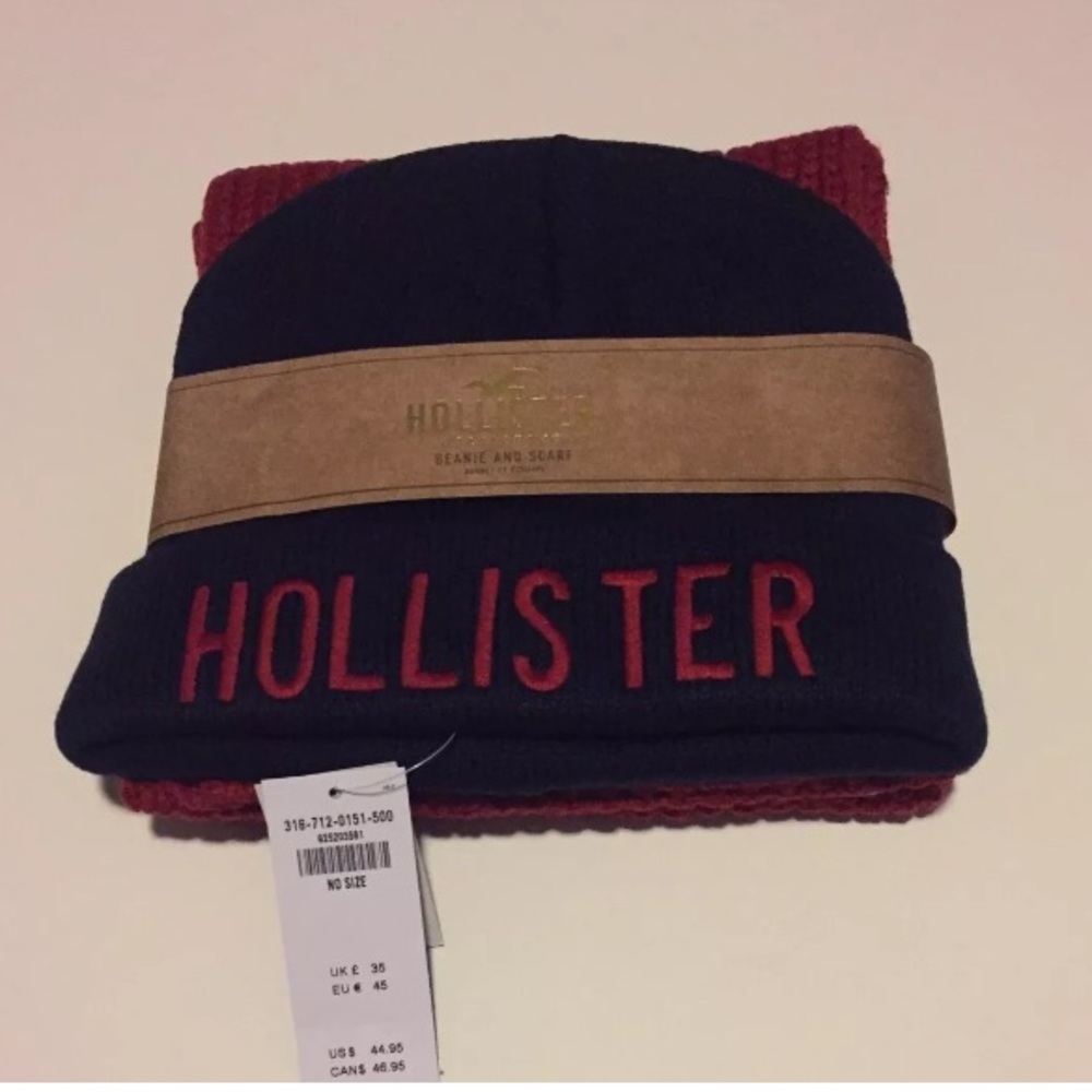 Men's hollister Beene and scarf set