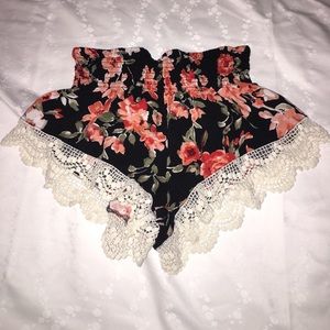 Floral shorts❤