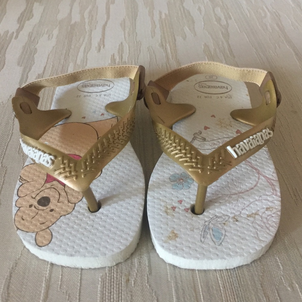 Havaianas flip flops. Winnie the Pooh. 6c