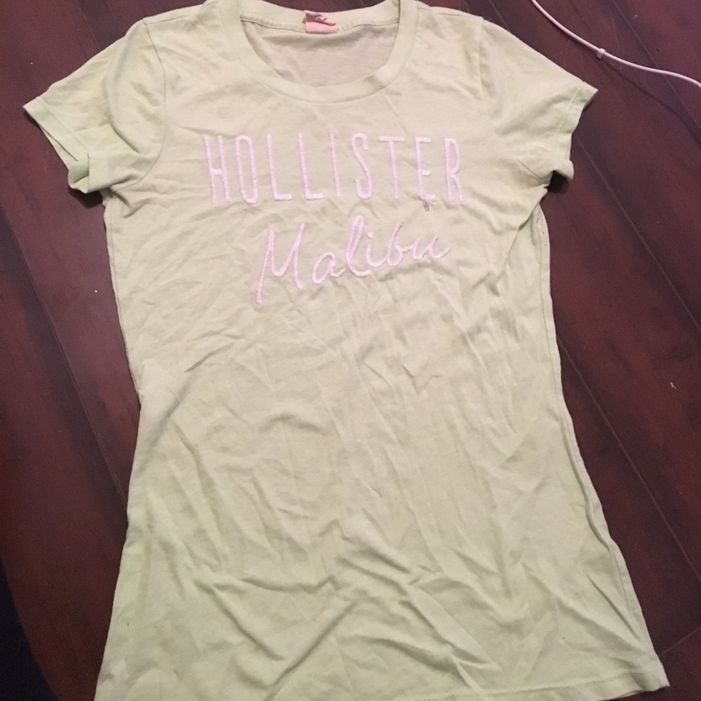 Green Hollister tshirt