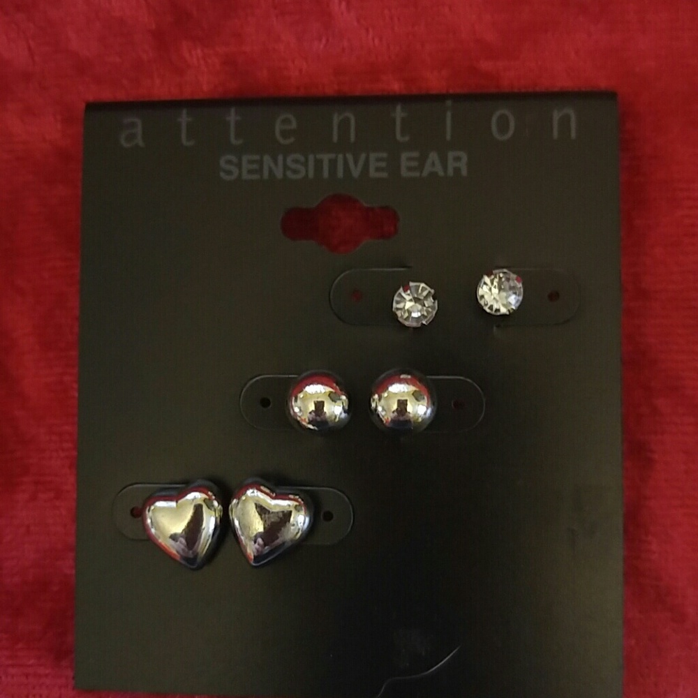 3 pairs of earrings