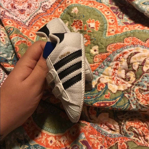 2C adidas - Picture 4 of 4