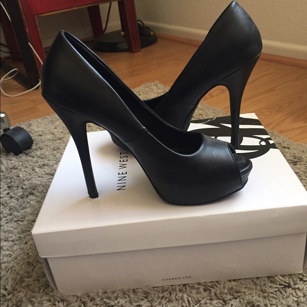 Cathey jean pumps