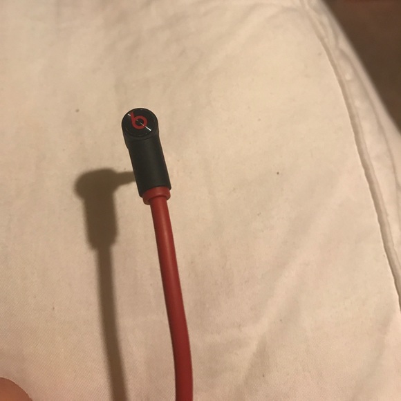 Beats by dre studio headphones with cord and case - Picture 4 of 5